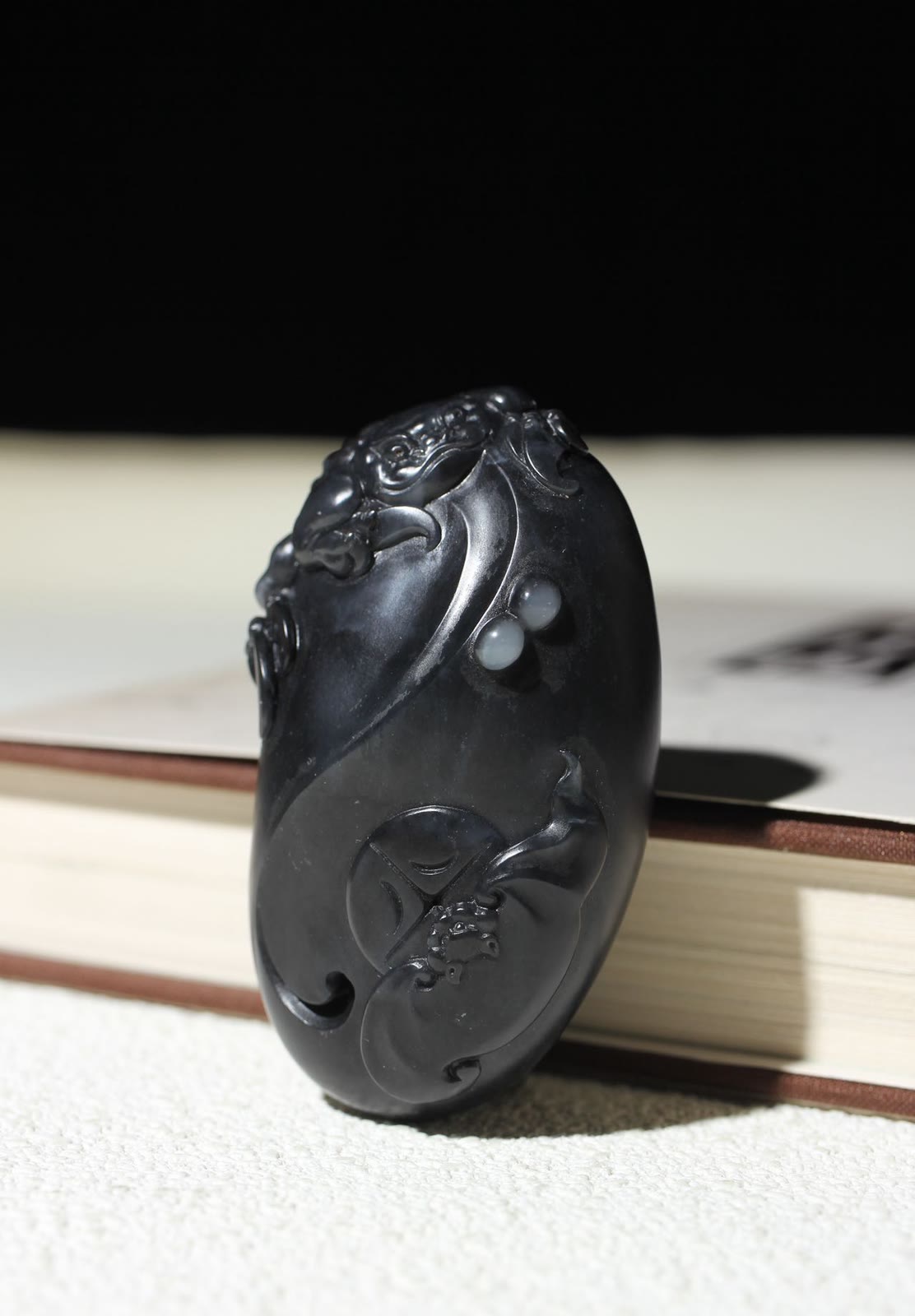 Black Jade Golden Toad & Bat Hand Piece